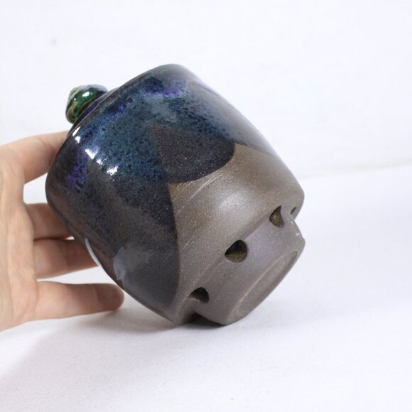 Garlic Keeper Pottery storage jar - Picture 4 of 7